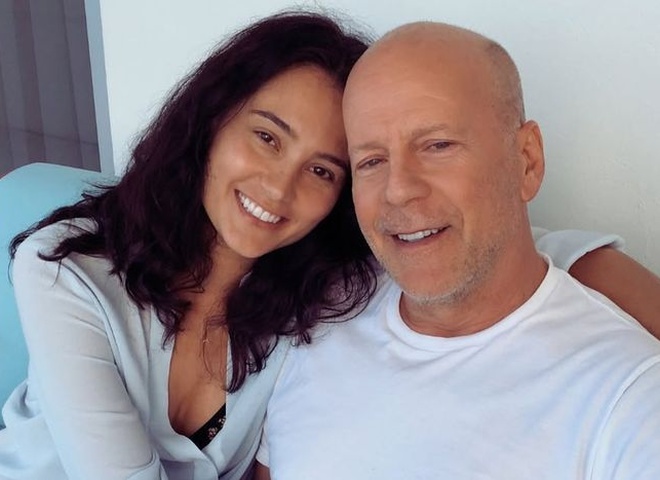 Друга дружина Брюса Вілліса показала їхнє весільне фото