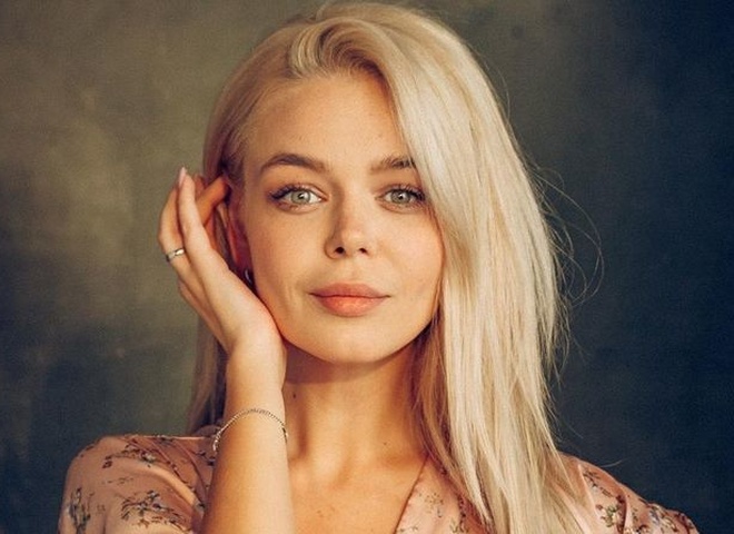 Аліна Гросу повернулася до України та показала рідкісне фото з 5-річним братом