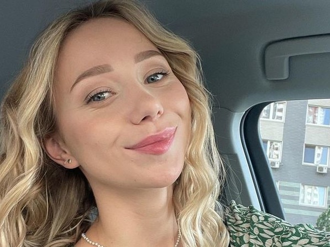 Катерина Репяхова збільшила губи: який зараз вигляд має молода дружина Віктора Павлика