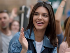 Кендалл Дженнер в видео ролике Pepsi