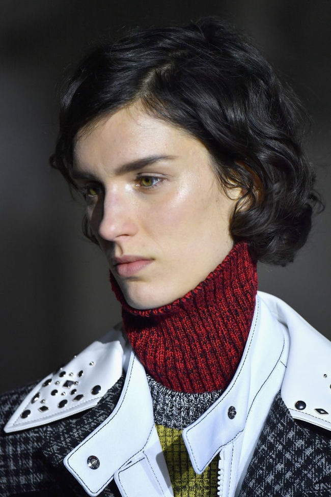 Весняні зачіски 2017: ефект недбалості