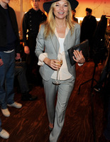 Звездный стиль: женский смокинг