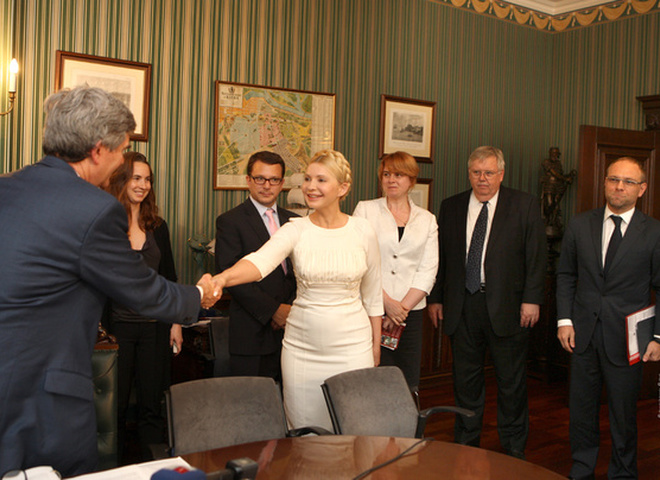 Тимошенко подписала газовый контракт по просьбе Германии
