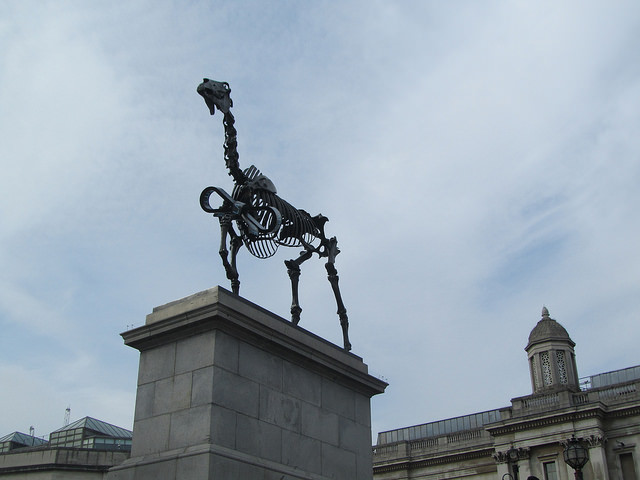 Дарований кінь: нова скульптура на Трафальгарській площі