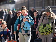 Війна в Україні: як отримати допомогу на проживання переселенцям