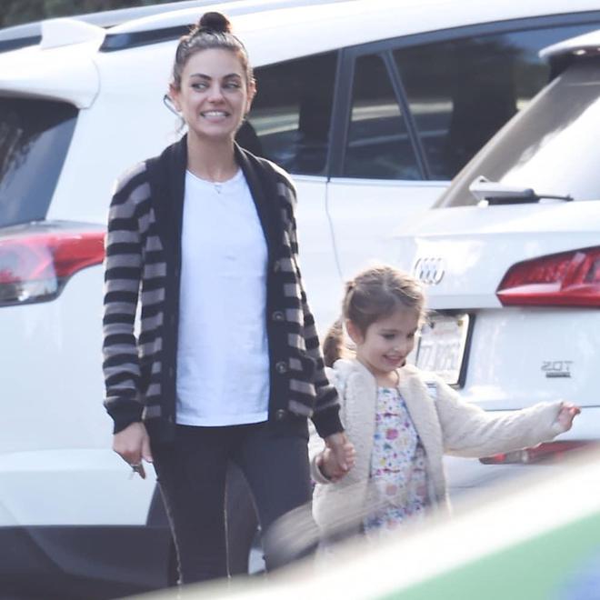 Міла Куніс і її п'ятирічна дочка Ваят