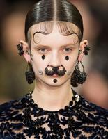 Бьюти-образ моделей с показа Givenchy Осень 2015