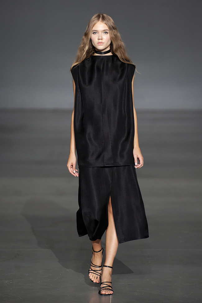 Показ Elena Burenina на Ukrainian Fashion Week noseason sept 2021