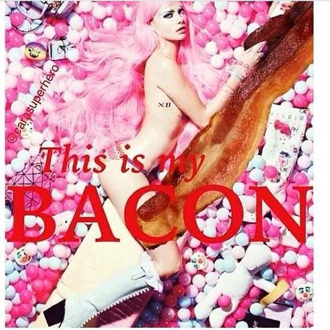 Кара Делевінь і бекон