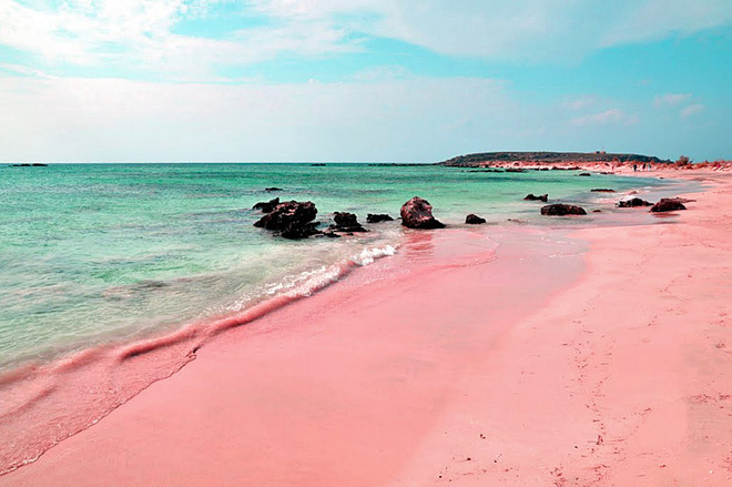 Пляжи с разноцветным песком