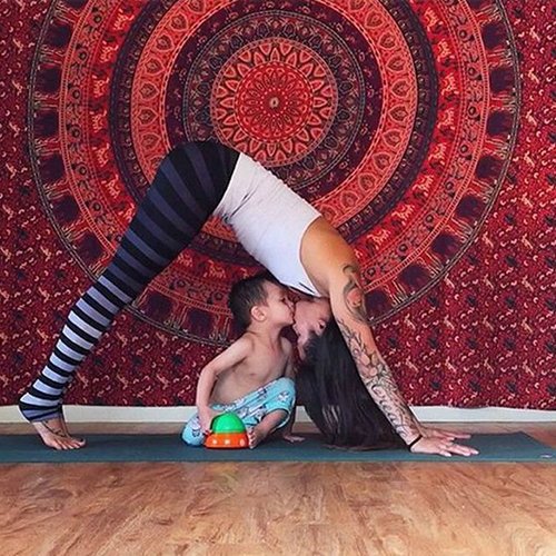 Семейная йога. Мамы с детьми