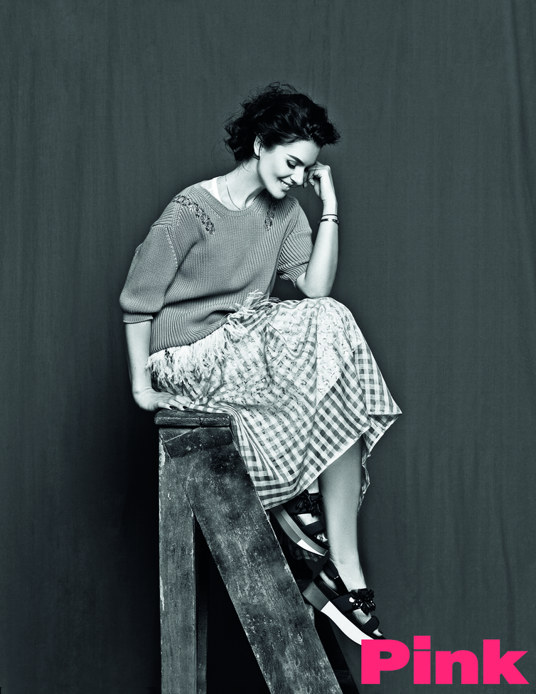 Маша Ефросинина для PINK