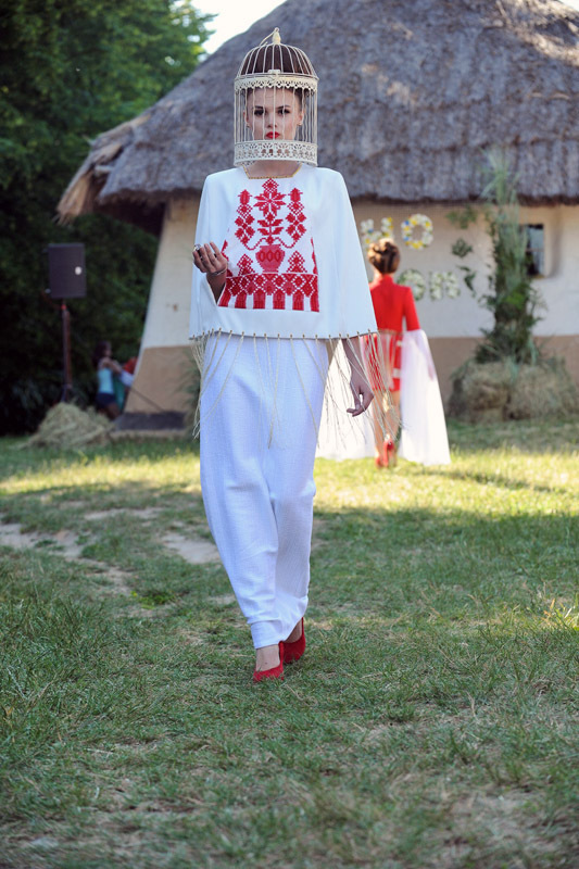 Коллекции Этно-fashion на фестивале «Країна Мрій»: LARA KIM