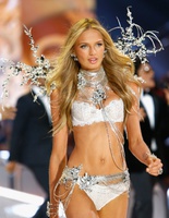Як все пройшло: модні образи з подіуму шоу Victoria's Secret 2016 Як все пройшло: модні образи з подіуму шоу Victoria's Secret 2016