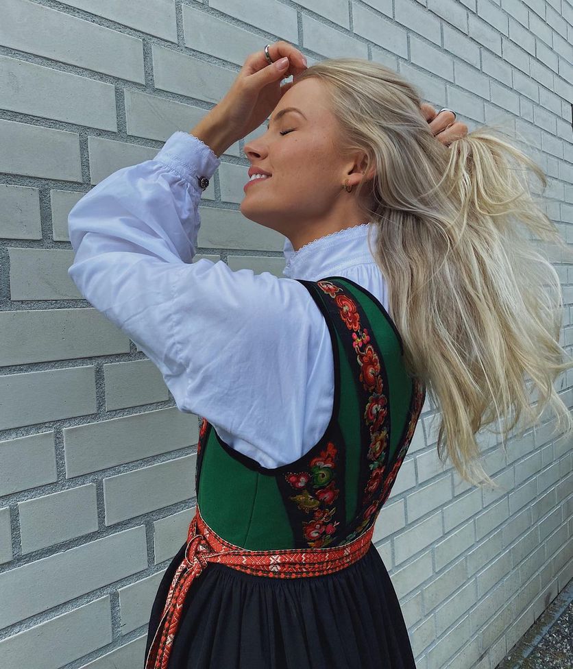 Блузы и рубашки — модный тренд 2021