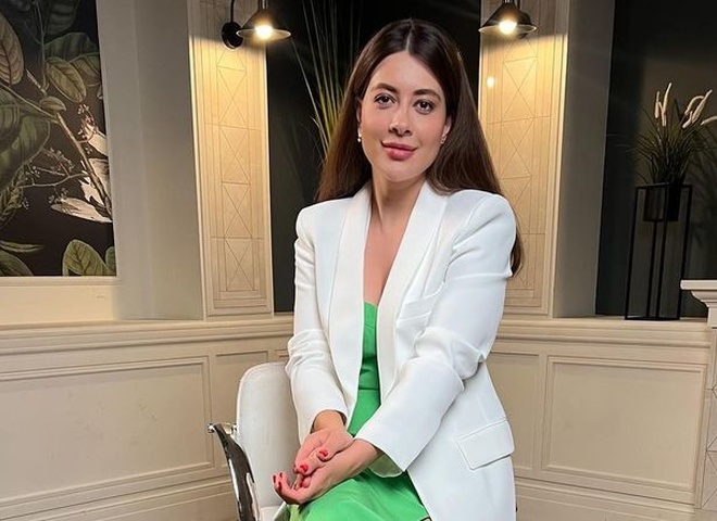 Раміна Есхакзай закрила свій YouTube-проєкт «Ходят слухи»: у чому причина