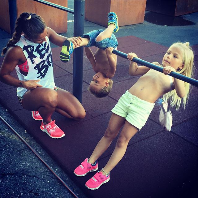 Фітнес-мама funkygine