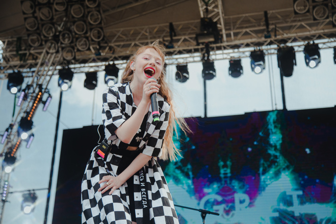 Співачка INGRET