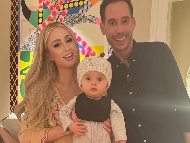 Періс Гілтон знову стала матір'ю й показала первістка, що підріс