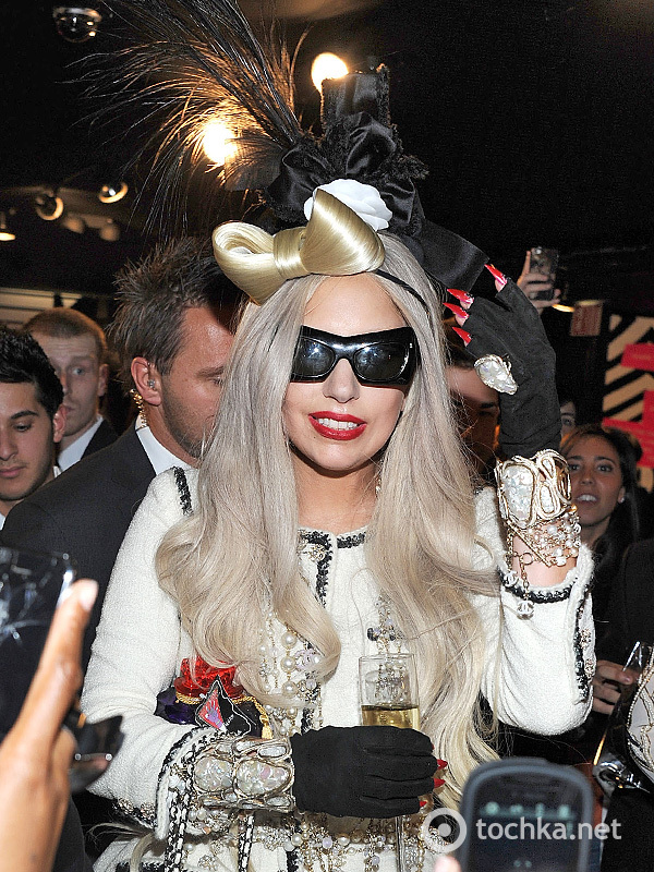 Странные прически Леди Гаги