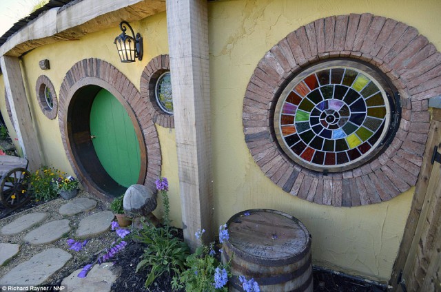 Домик хоббитов за 215 тыс. долларов в неделю