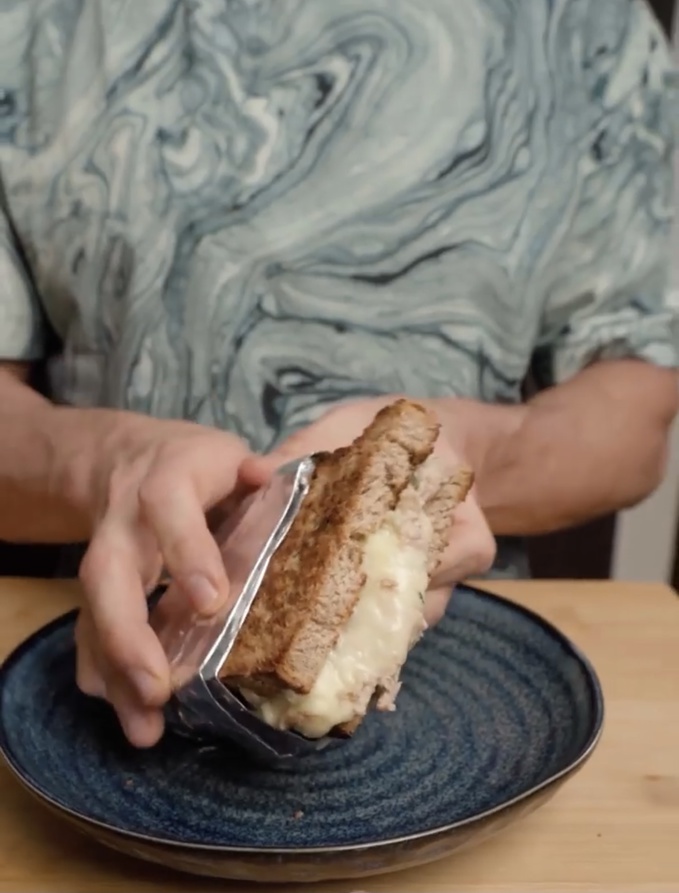 Сэндвич с тунцом от Эктора Хименеса-Браво
