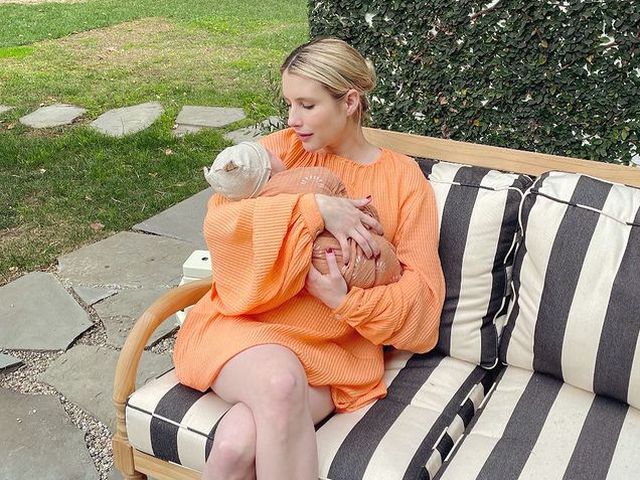 Эмма Робертс с сыном