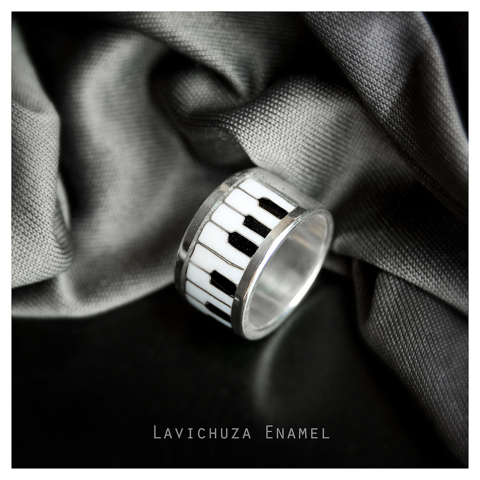 Lavichuza Enamel