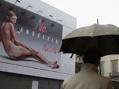 Во Франции законодательно запретили худых моделей