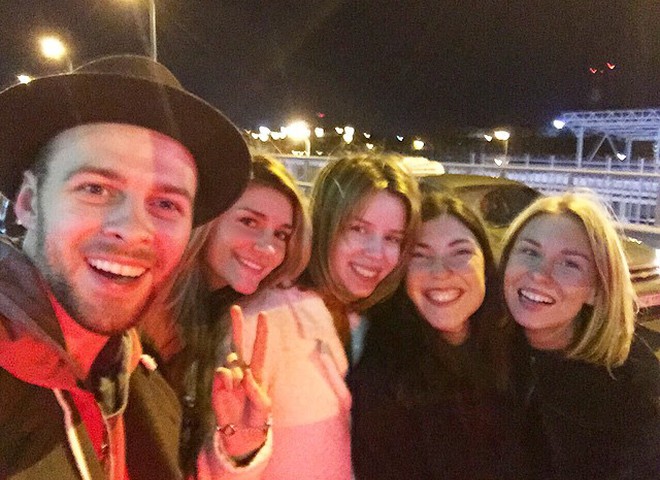 Миша Романова и Макс Барских с друзьями