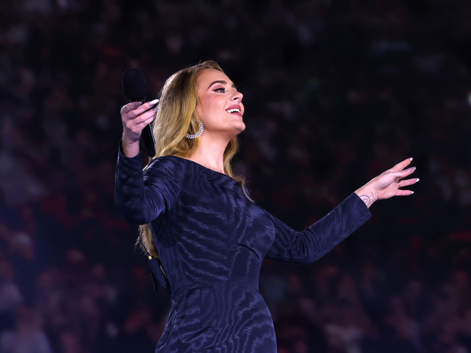 Адель дебютує у кіно, знявшись у фільмі Тома Форда