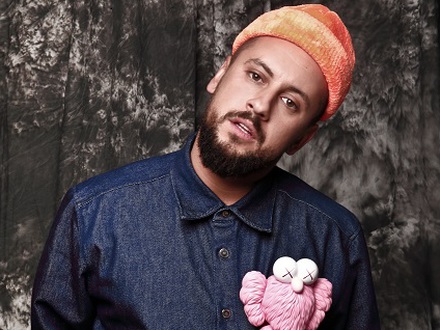 MONATIK: премьера клипа "Сильно"