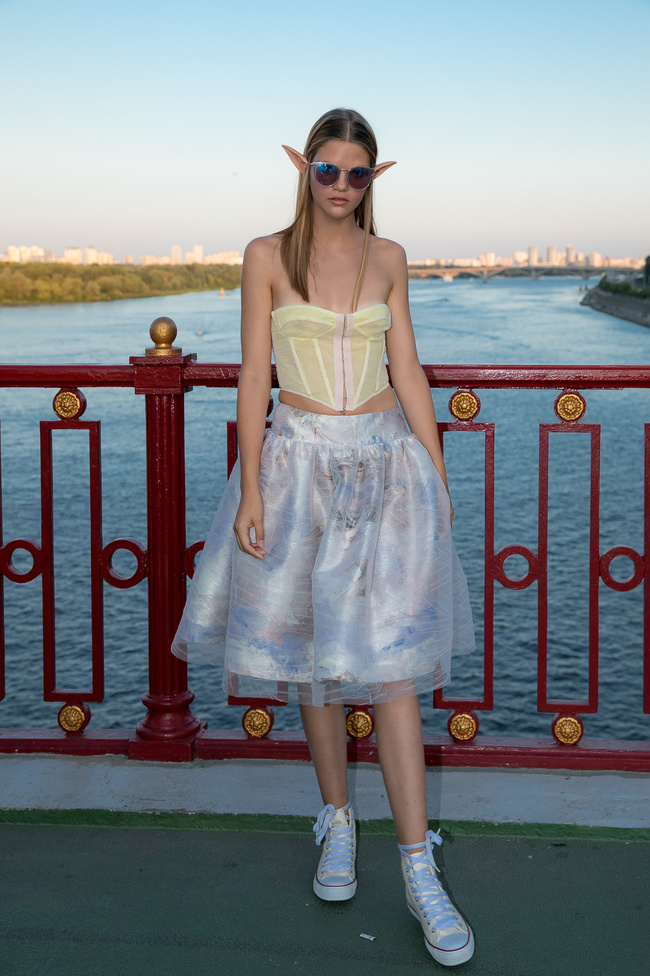 Fashion Show SEREBROVA SS20 на Пешеходном мосту через Днепр: фотоотчёт