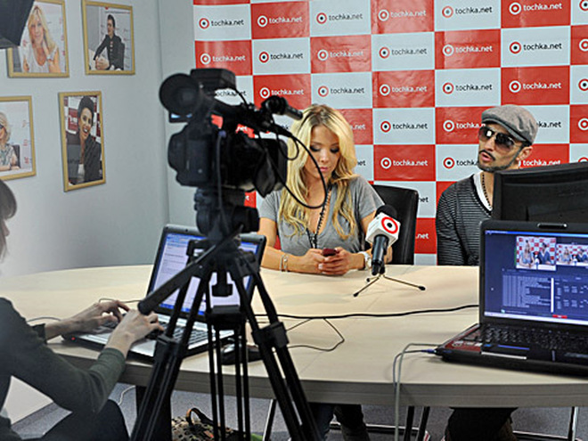 Девушка Блонда и Kishe