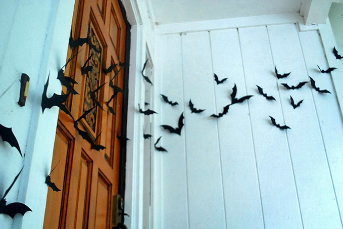 Прикрасити будинок на Хелловін, кажани