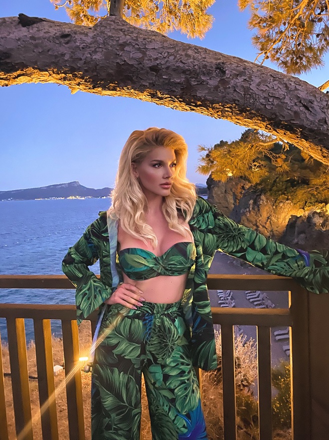 Миша Романова в Турции