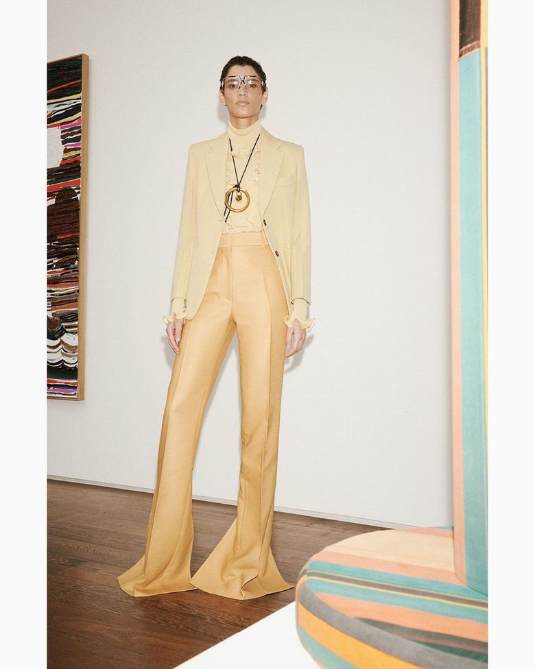 Брюки, которые визуально удлиняют ноги