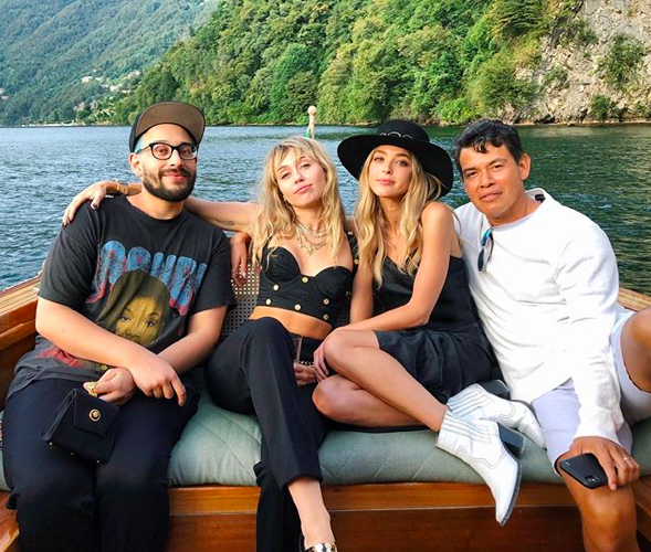 Майли Сайрус и Кейтлин Картер