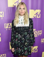 Эшли Бенсон на MTV Fandom Awards Эшли Бенсон на MTV Fandom Awards