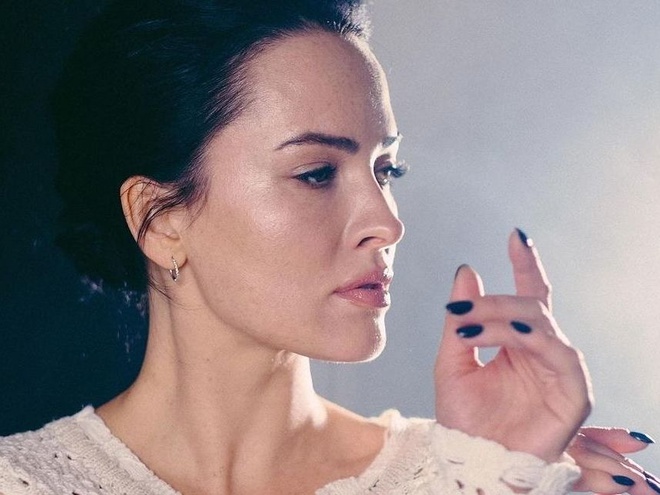 Астаф'єва в топлес-сукні розповіла про нещасливе кохання