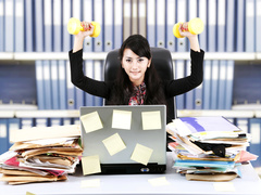 Розминка на робочому місці: Вправи для тих, хто працює за комп'ютером