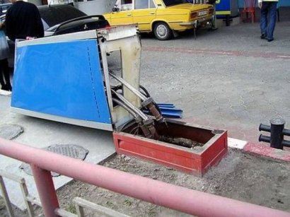 Блондинка и заправка))