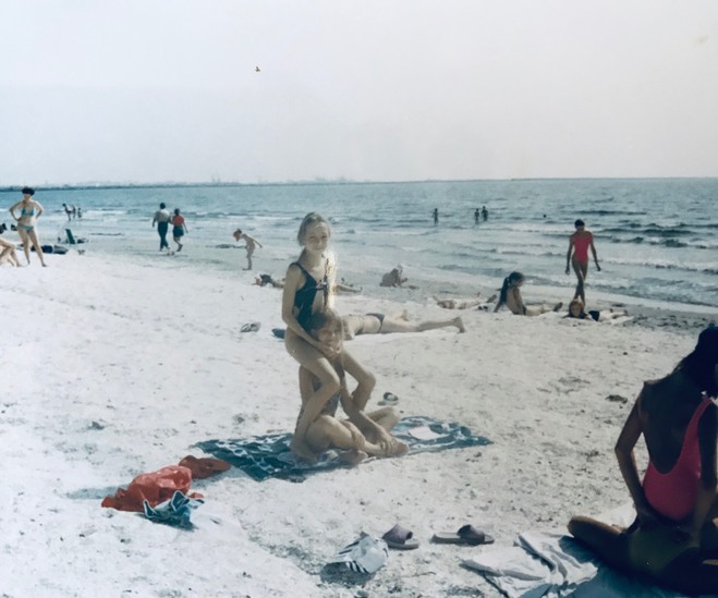 Катерина Кухар та Богдана Шпанська в дитинстві