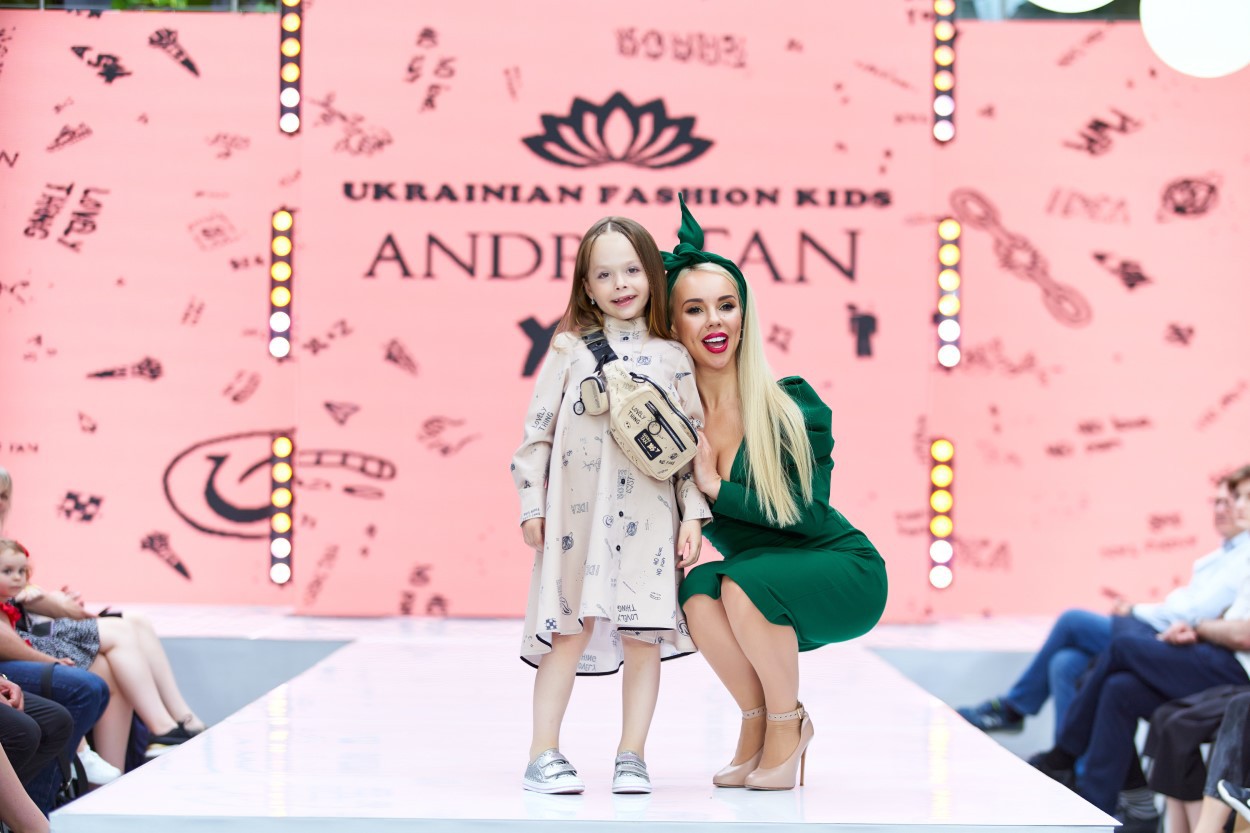 Показ коллекции YES by Andre TAN