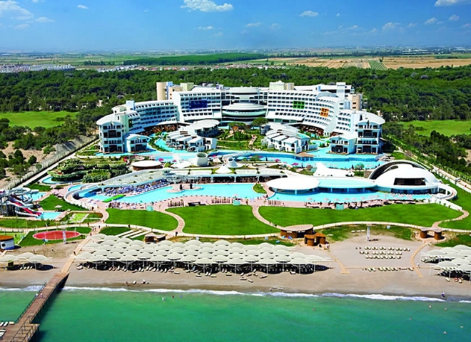 Где почувствовать себя космонавтом: Cornelia Diamond Resort & Golf Spa - отель, Турция
