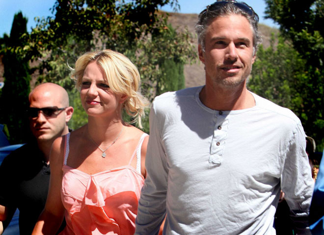 Спірс та Травік