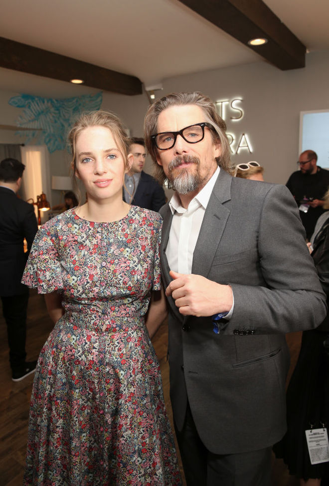 Майя Хоук и Итан Хоук в 2018 году