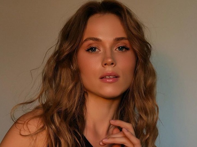 Анна Кошмал запостила рідкісне фото зі свого весілля