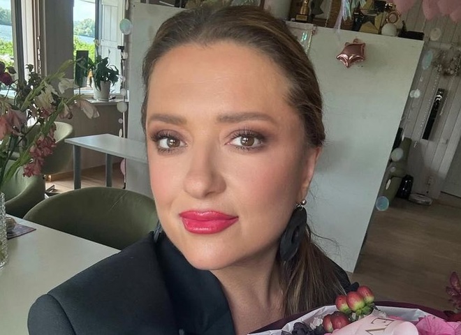 Могилевська знялася зі старшою дочкою та показала себе у шкільному віці