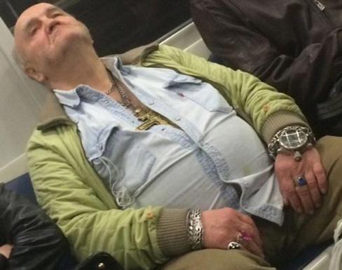 Странные люди в метро